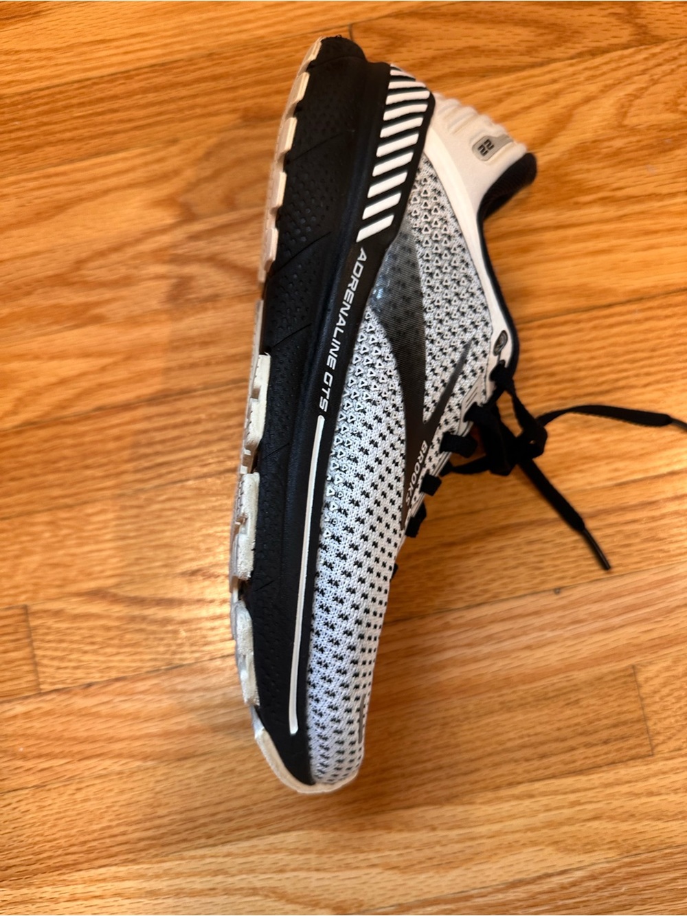 Brooks women Athletic Running Shoes - White & Black - Picture 7 of 7